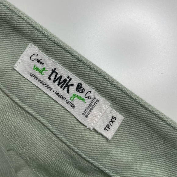 Sage green mini skirt, size extra small, in perfect condition never worn - Picture 3 of 4